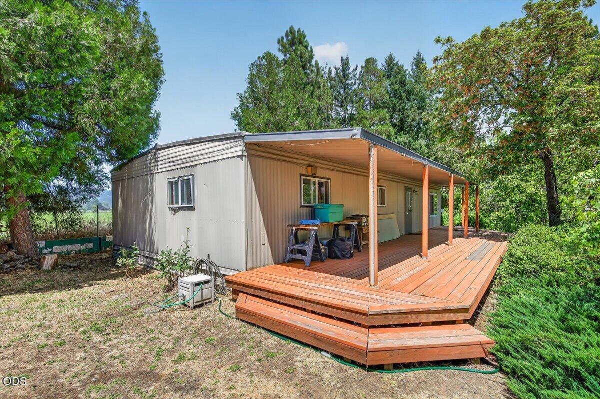 2240 Hull Road Medford, OR 97501 - Photo 38 of 49