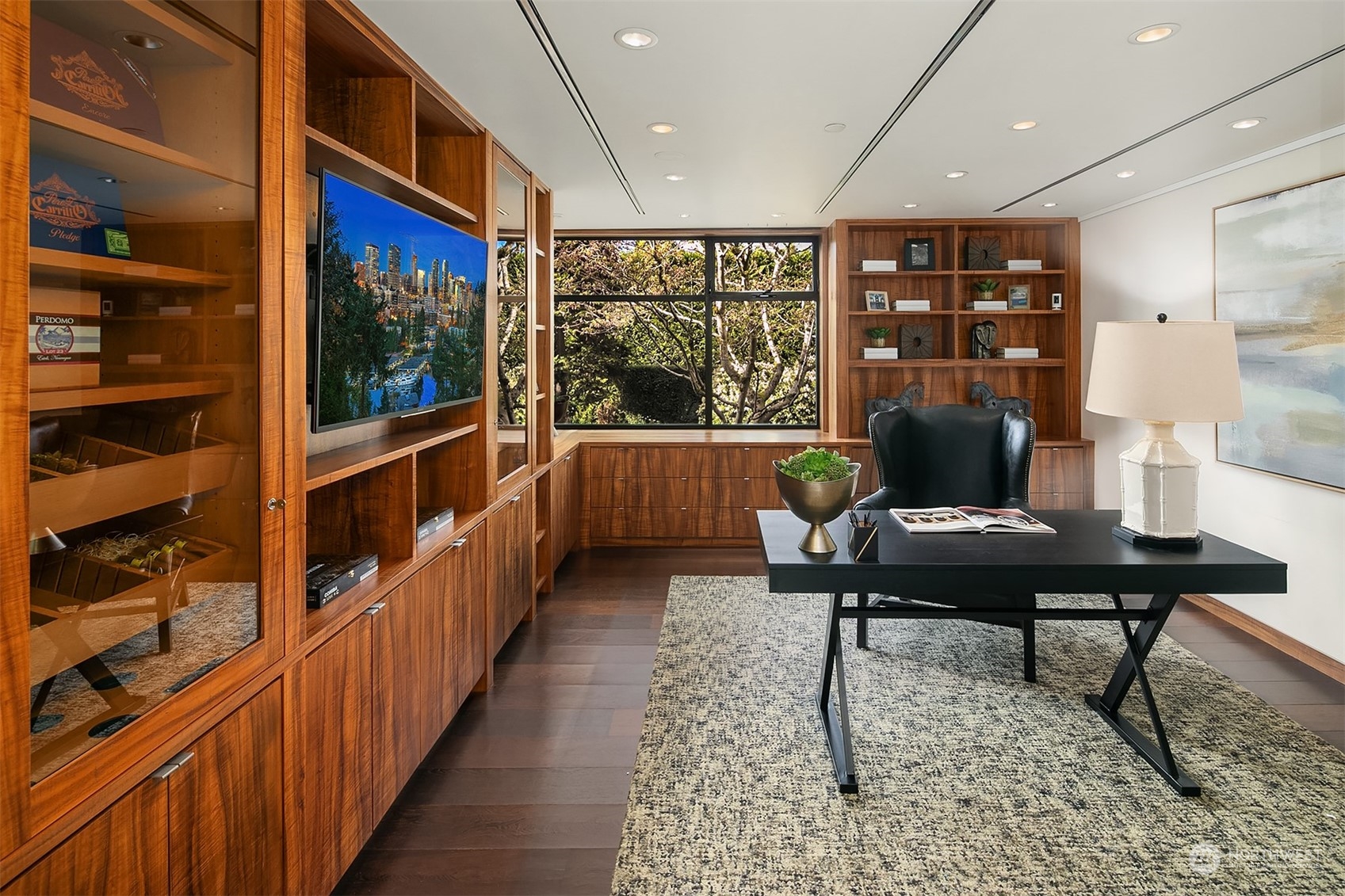 1829 Evergreen Point Road Medina, WA 98039 - Photo 14 of 39 a living room with furniture