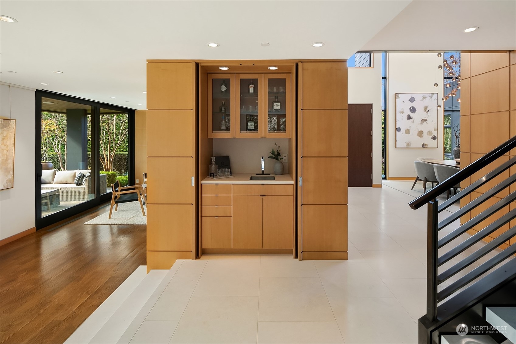 1829 Evergreen Point Road Medina, WA 98039 - Photo 5 of 39 a view of a living room
