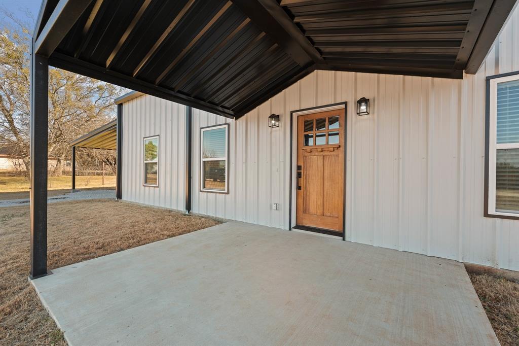 118 Noelle Road Whitney, TX 76692 - Photo 2 of 17