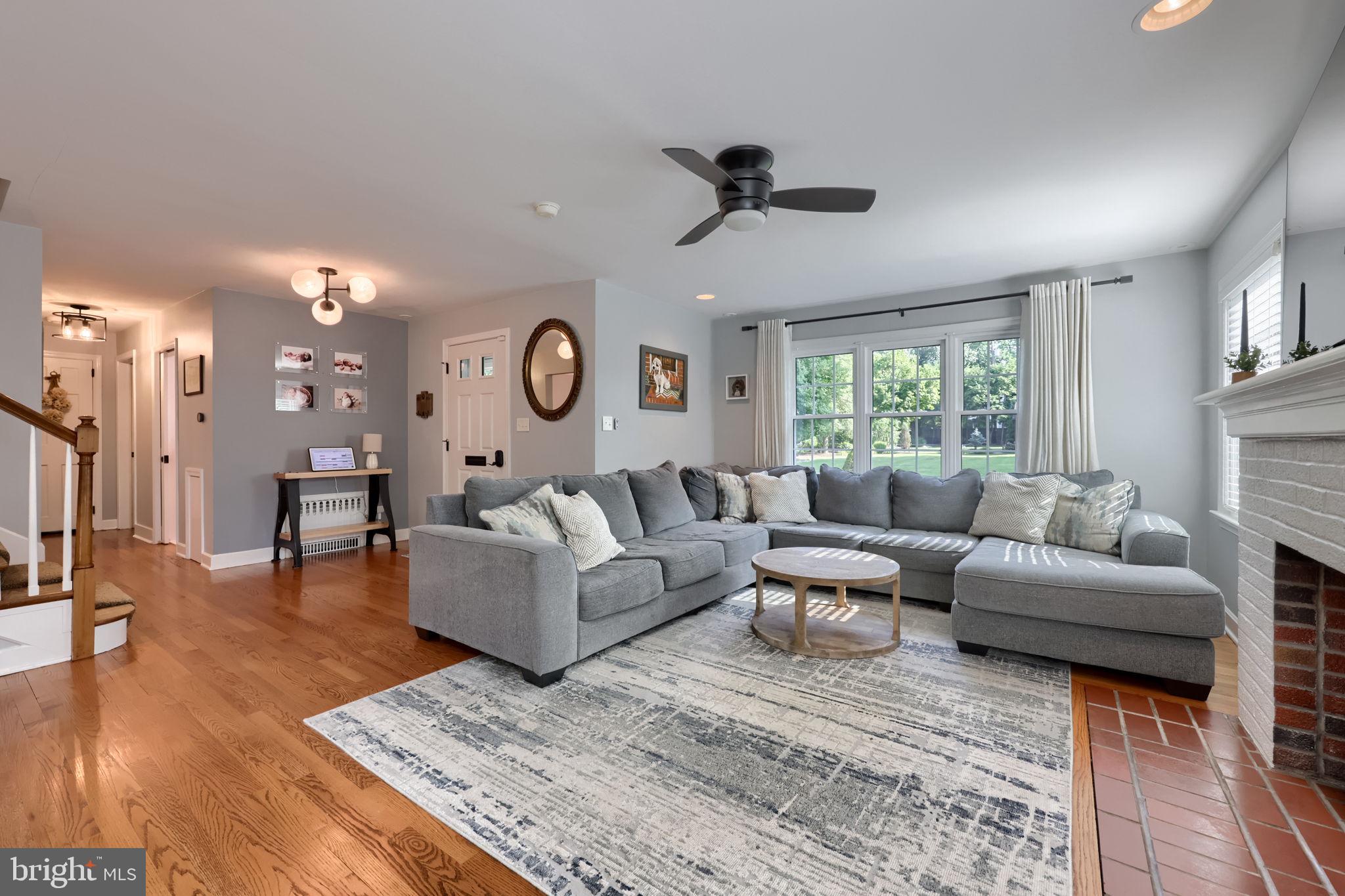 1306 Hillcrest Road Lancaster, PA 17603 - Photo 8 of 48