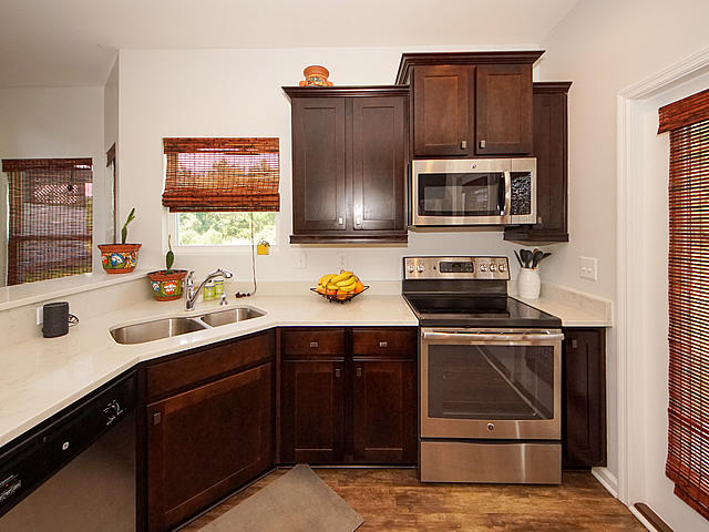236 Swallowtail Lane Goose Creek, SC 29445 - Photo 16 of 42 42" cabinets with crown