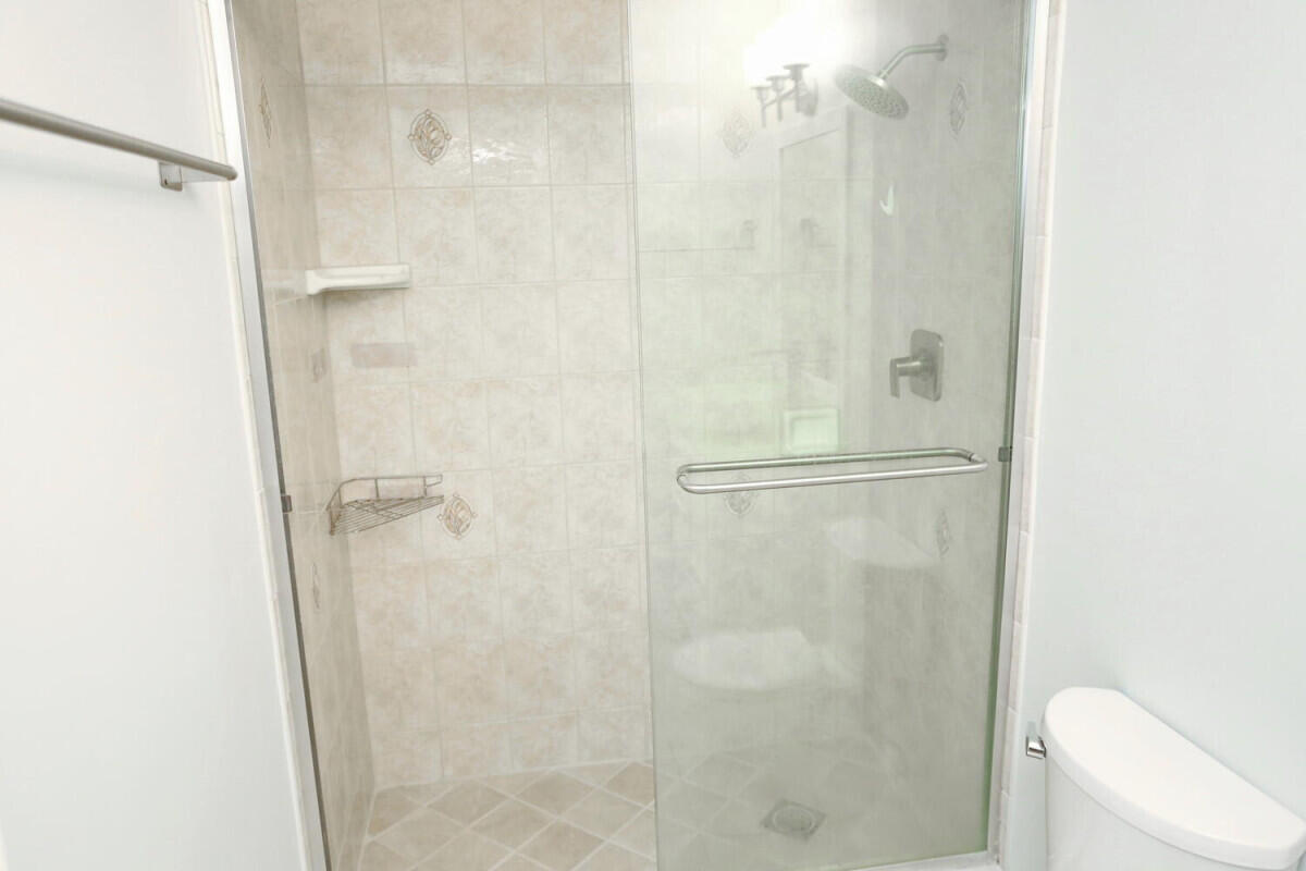 6459 Boca Circle Boca Raton, FL 33433 - Photo 16 of 32 15