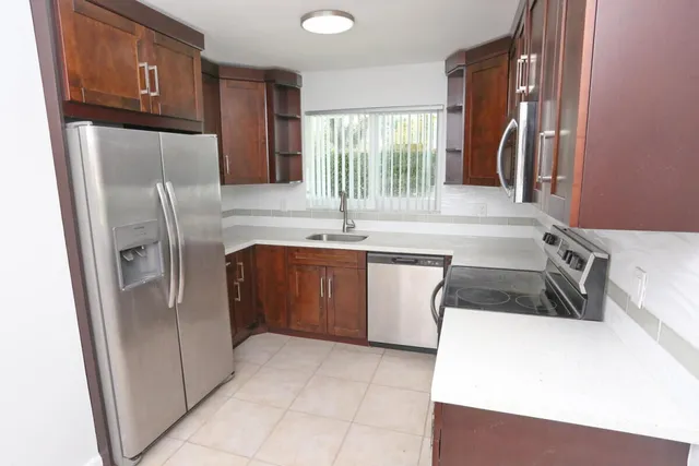 $2,500 | 6459 Boca Circle, Boca Raton, FL 33433