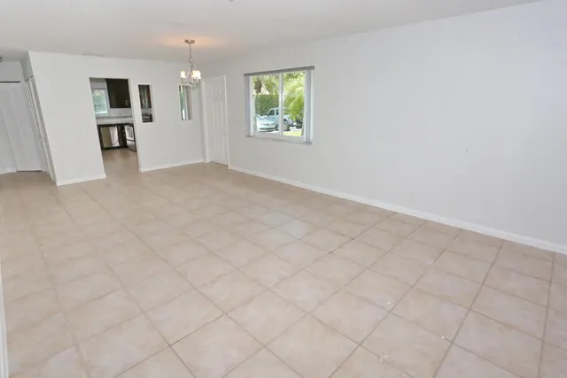 $2,500 | 6459 Boca Circle, Boca Raton, FL 33433