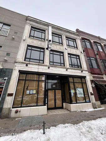 $9 | 447 State Street, Schenectady, NY 12305