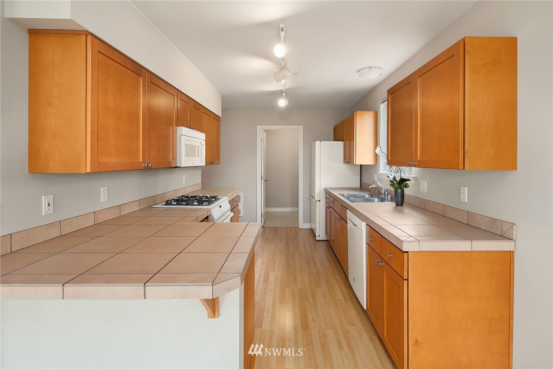 17432 Bothell Way Northeast, Unit B301 Bothell, WA 98011 - Photo 9 of 18
