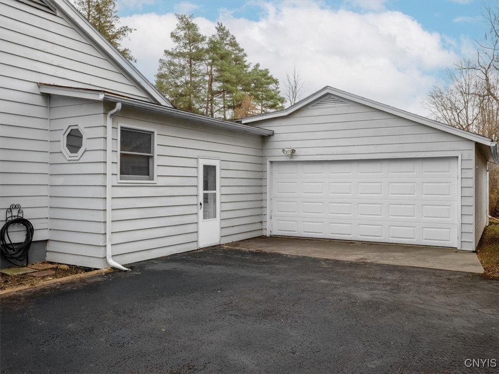 341 Roberts Street Lenox, NY 13032 - Photo 7 of 40