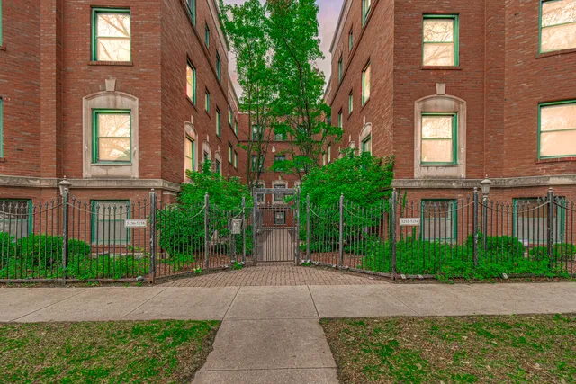 $260,000 | 5252 South Drexel Avenue, Unit 3A, Chicago, IL 60615