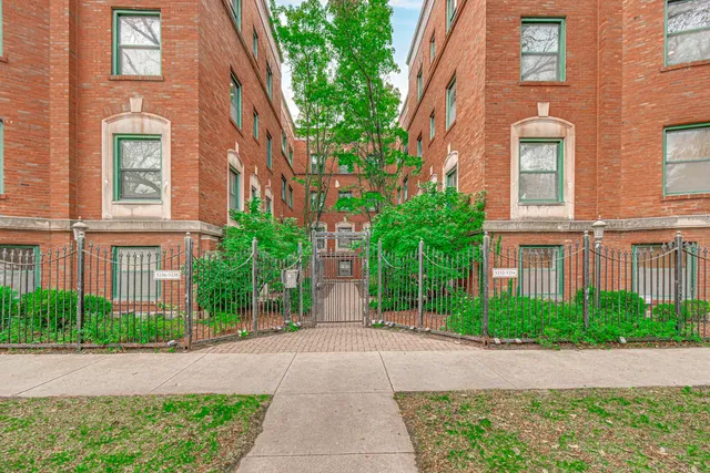 $260,000 | 5252 South Drexel Avenue, Unit 3A, Chicago, IL 60615