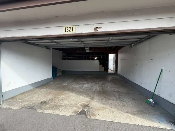$2,395 | 1321 Court O, Hanover Park, IL 60133