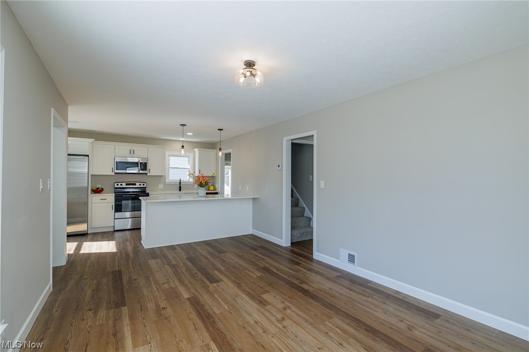 6902 Gerald Avenue Parma, OH 44129 - Photo 4 of 31
