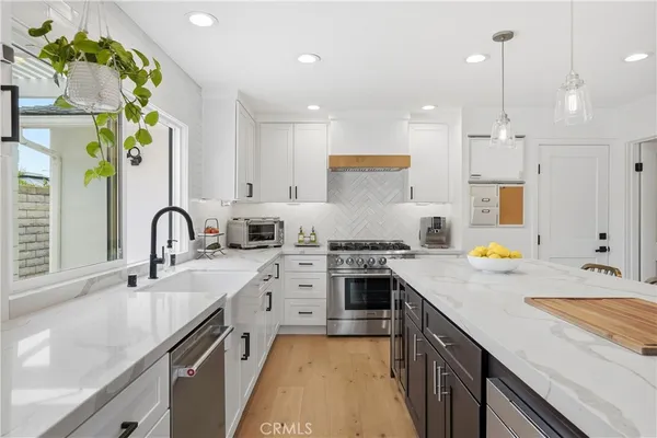 $1,999,888 | 20082 Gothic Circle, Huntington Beach, CA 92646
