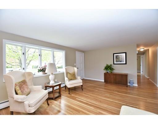 10 Carroll Road Woburn, MA 01801 - Photo 3 of 26