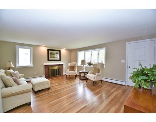 10 Carroll Road Woburn, MA 01801 - Photo 4 of 26