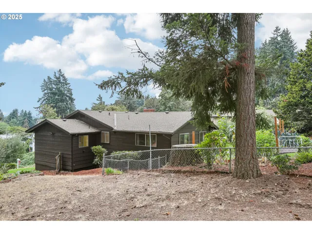 $615,000 | 1290 North Scenic View Drive, Stayton, OR 97383