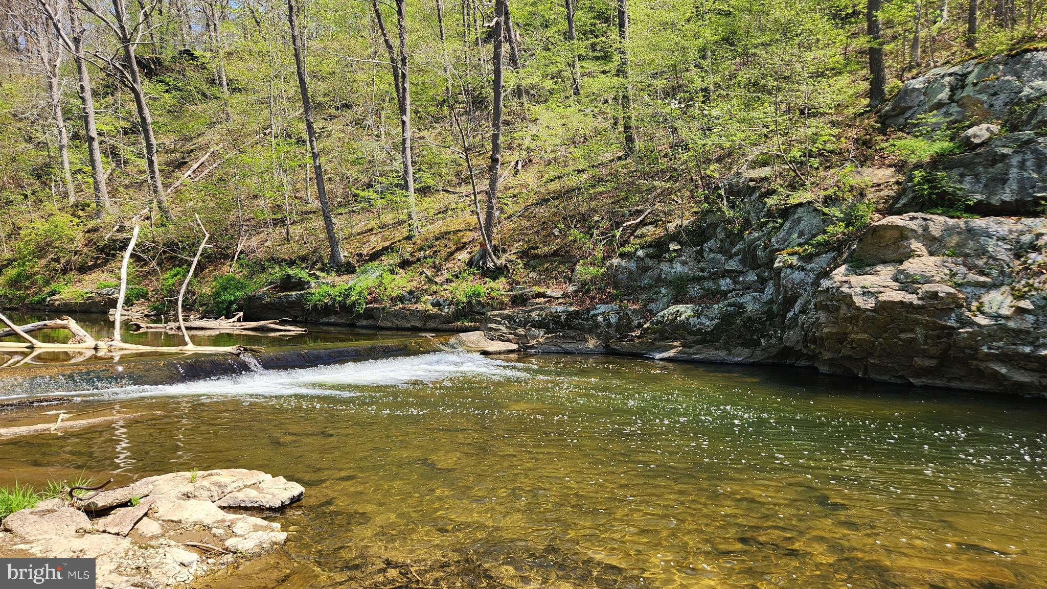 Your own recreational area includes a weir