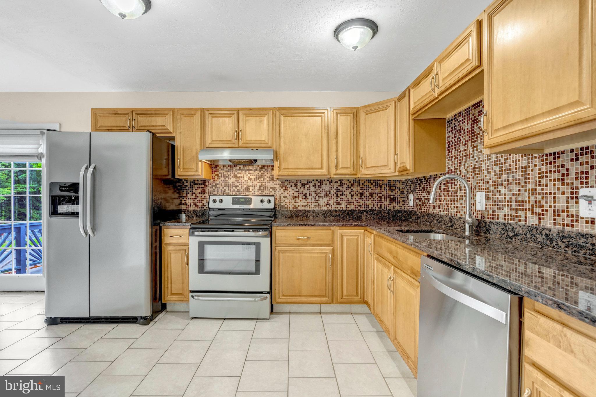 13498 Keytone Road Woodbridge, VA 22193 - Photo 8 of 38 Gallery Image 8