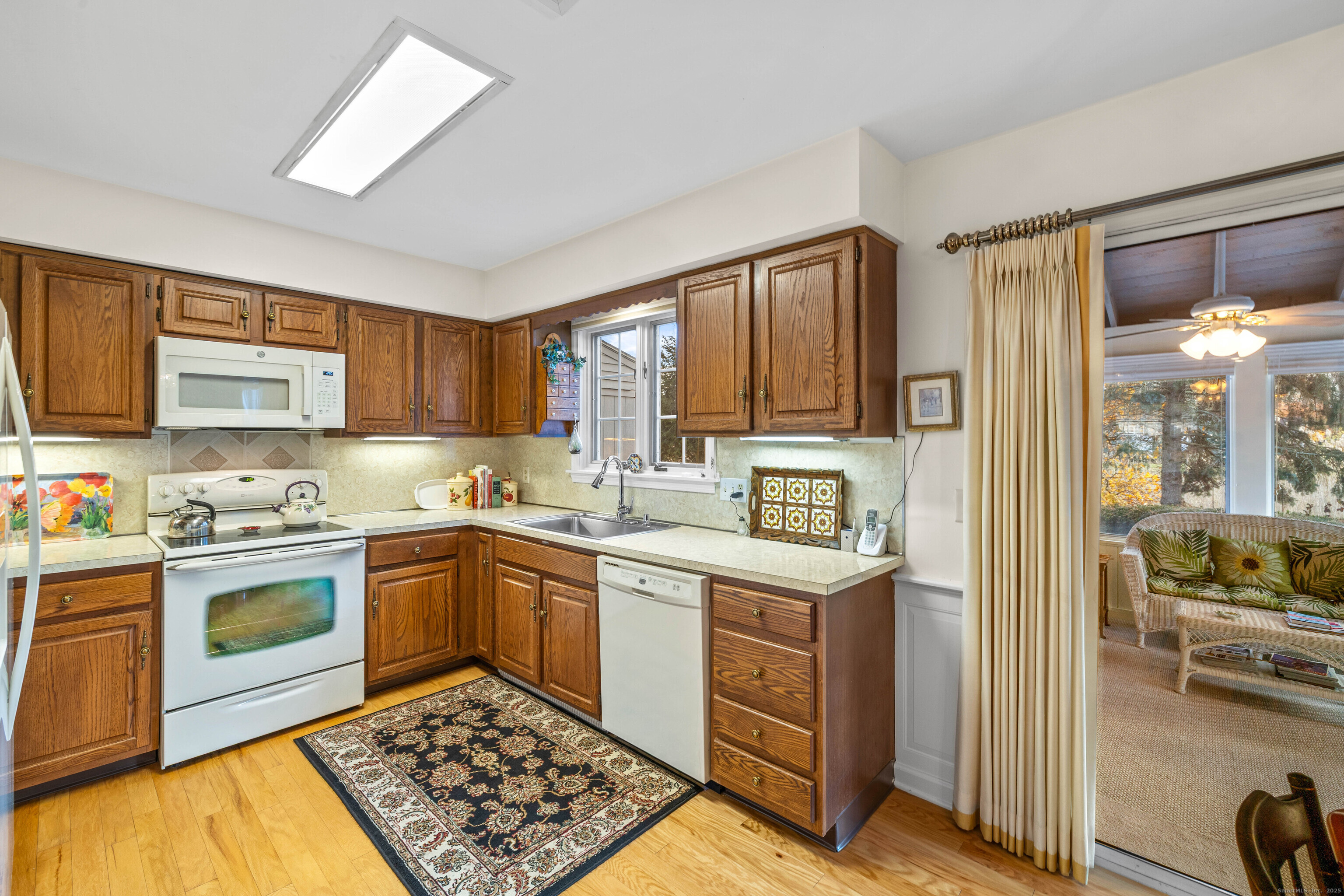 3 Sandgate Circle, Unit 3 Madison, CT 06443 - Photo 10 of 39 Kitchen as is