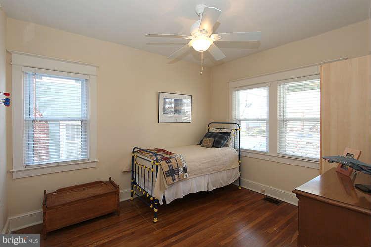 809 Philadelphia Avenue Silver Spring, MD 20910 - Photo 14 of 30 Bedroom1
