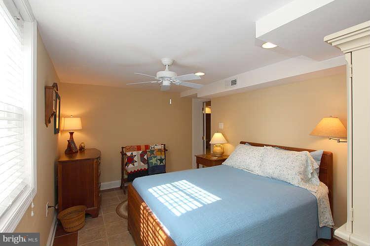 809 Philadelphia Avenue Silver Spring, MD 20910 - Photo 24 of 30 Bedroom3