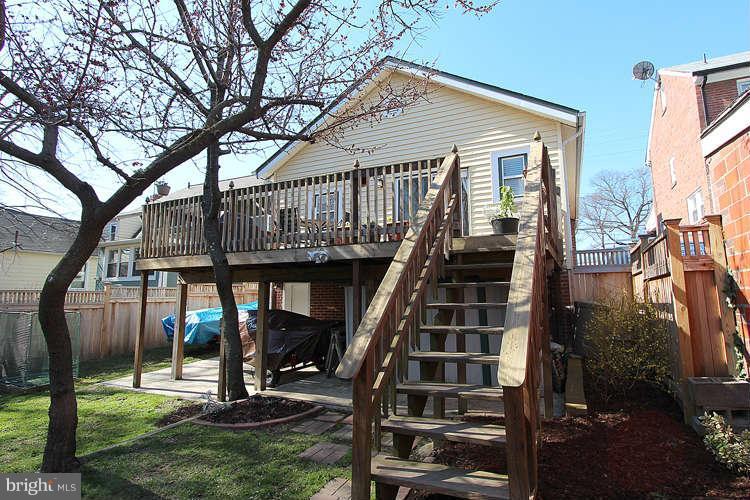 809 Philadelphia Avenue Silver Spring, MD 20910 - Photo 29 of 30 Exterior (Rear)
