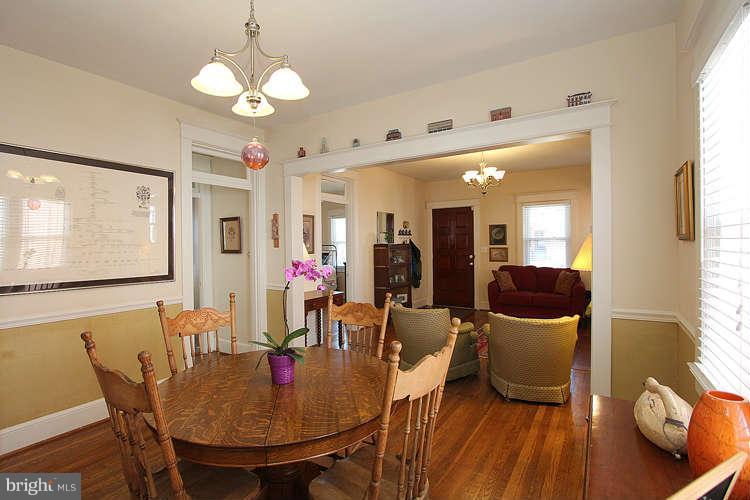 809 Philadelphia Avenue Silver Spring, MD 20910 - Photo 8 of 30 Dining Room2