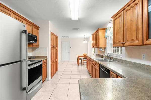 $305,000 | 645 Southeast 56th Avenue, Ocala, FL 34480