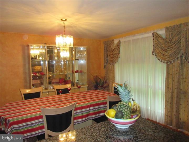 1228 Meinel Road Huntingdon Valley, PA 19006 - Photo 11 of 24 Dining Room