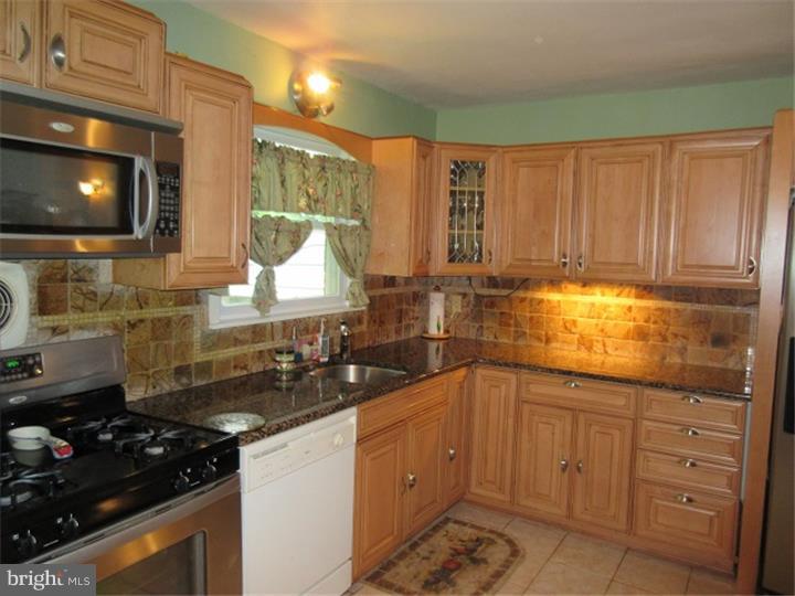 1228 Meinel Road Huntingdon Valley, PA 19006 - Photo 13 of 24 Kitchen