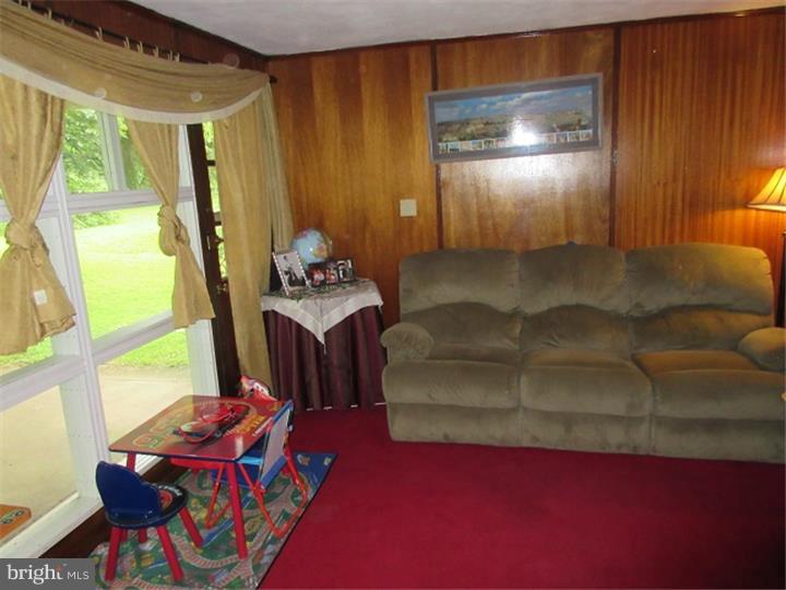 1228 Meinel Road Huntingdon Valley, PA 19006 - Photo 17 of 24 Family Room