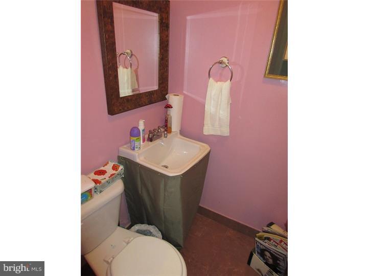 1228 Meinel Road Huntingdon Valley, PA 19006 - Photo 18 of 24 Half Bath