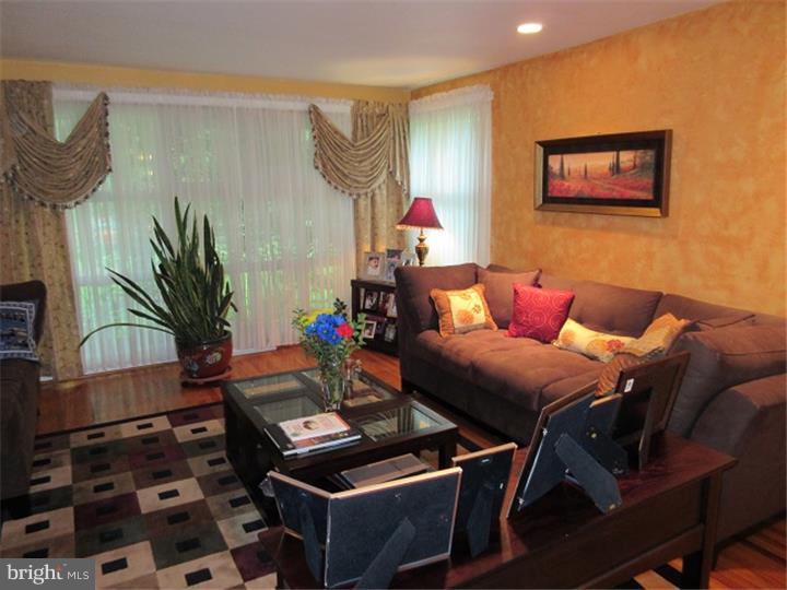 1228 Meinel Road Huntingdon Valley, PA 19006 - Photo 8 of 24 Living Room