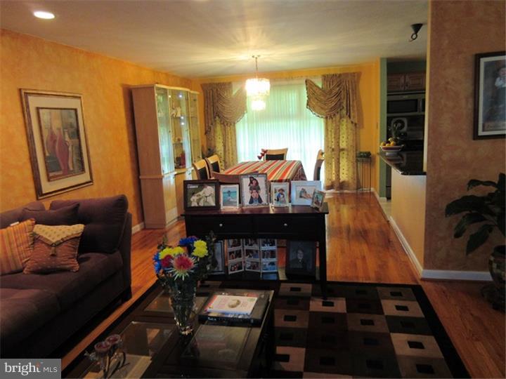 1228 Meinel Road Huntingdon Valley, PA 19006 - Photo 9 of 24 Dining Room