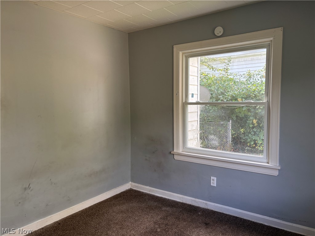74 Vesper Street Akron, OH 44310 - Photo 5 of 22 Dining room/ play room