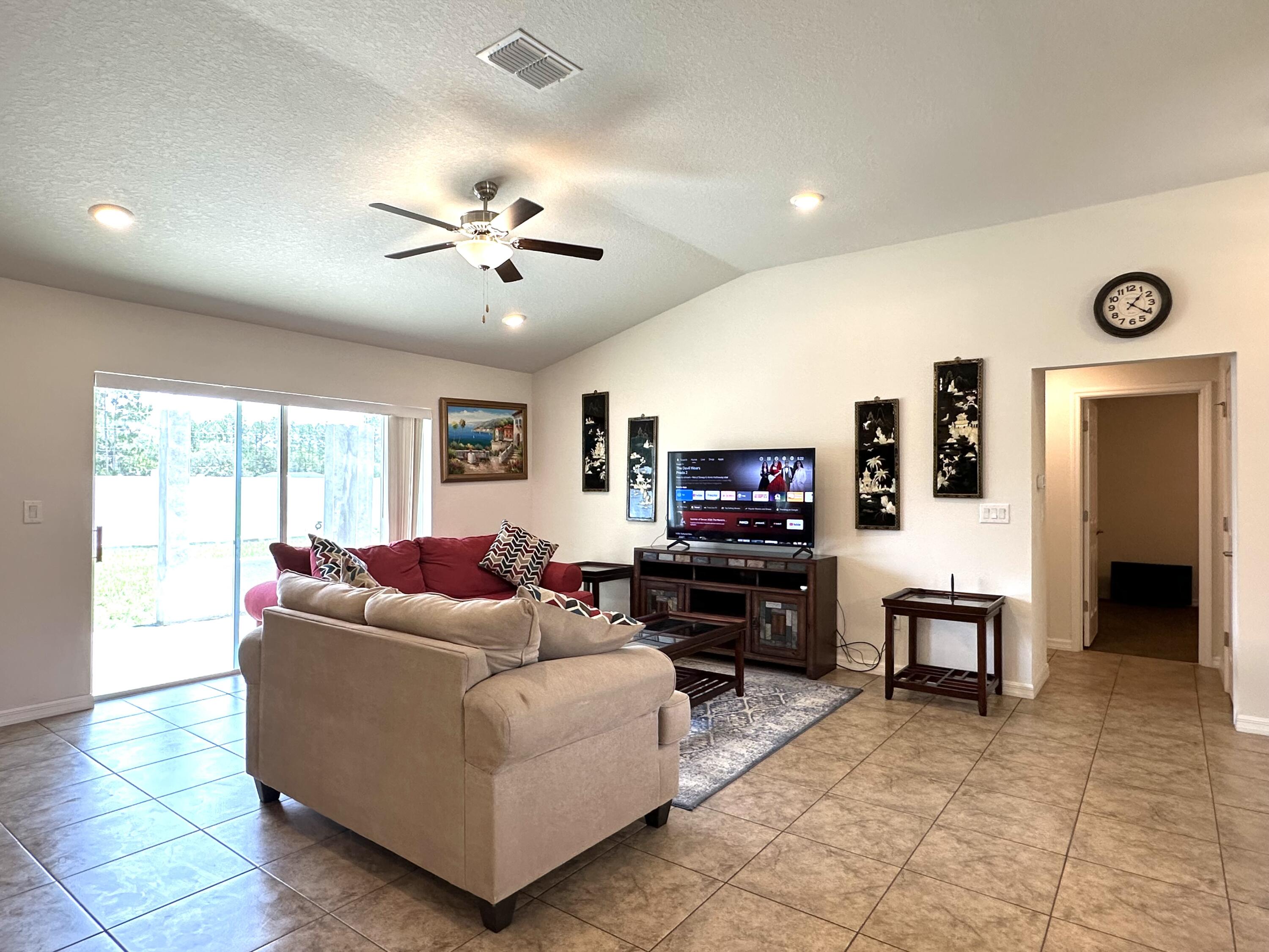 15211 Southwest 65th Ter Road Ocala, FL 34473 - Photo 4 of 22 Great Room