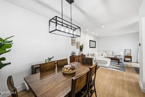 $720,000 | 513 Water Oak Lane, Unit B, Oak Park, CA 91377