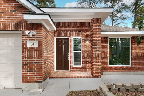 $425,000 | 34 Cypress Bayou Court, The Woodlands, TX 77382