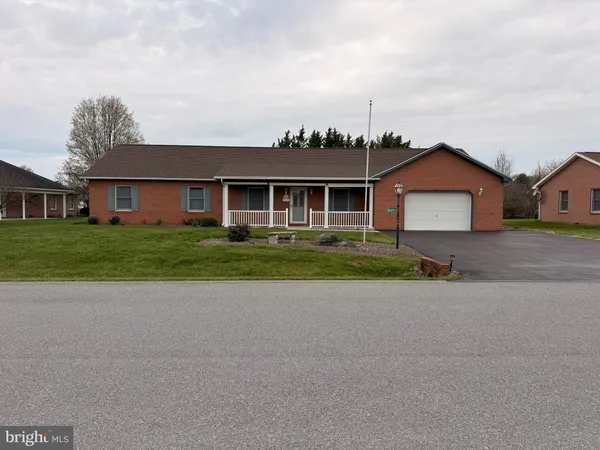 $415,000 | 1217 South Pointe Drive, Hagerstown, MD 21740