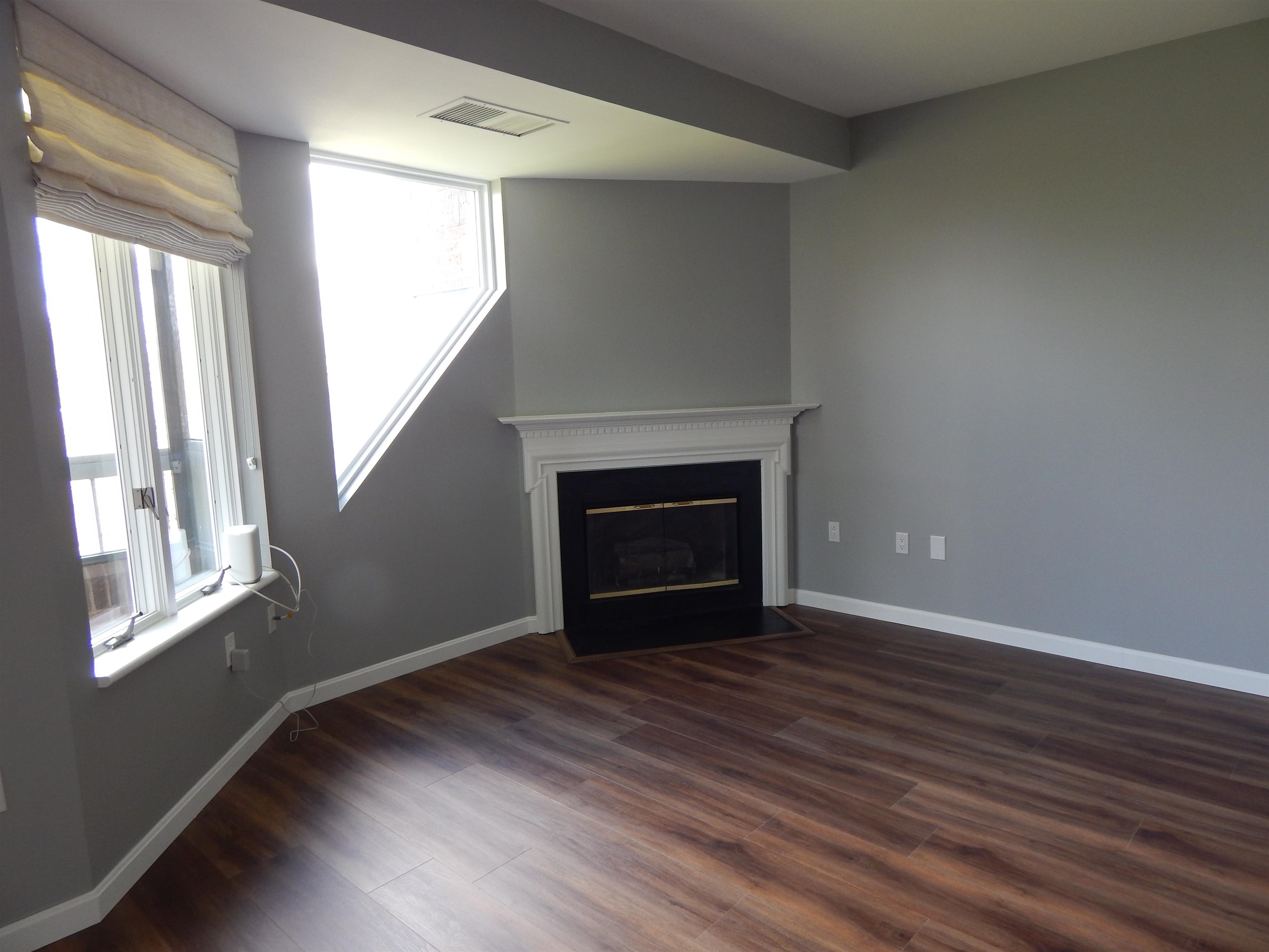 300 River Road, Unit 504 Manchester, NH 03104 - Photo 15 of 30 Gallery Image 15