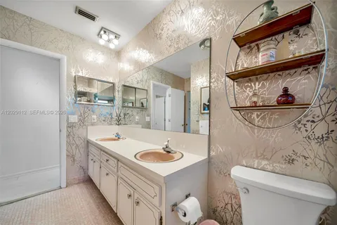 $1,399,000 | 6760 Southwest 62nd Terrace, South Miami, FL 33143