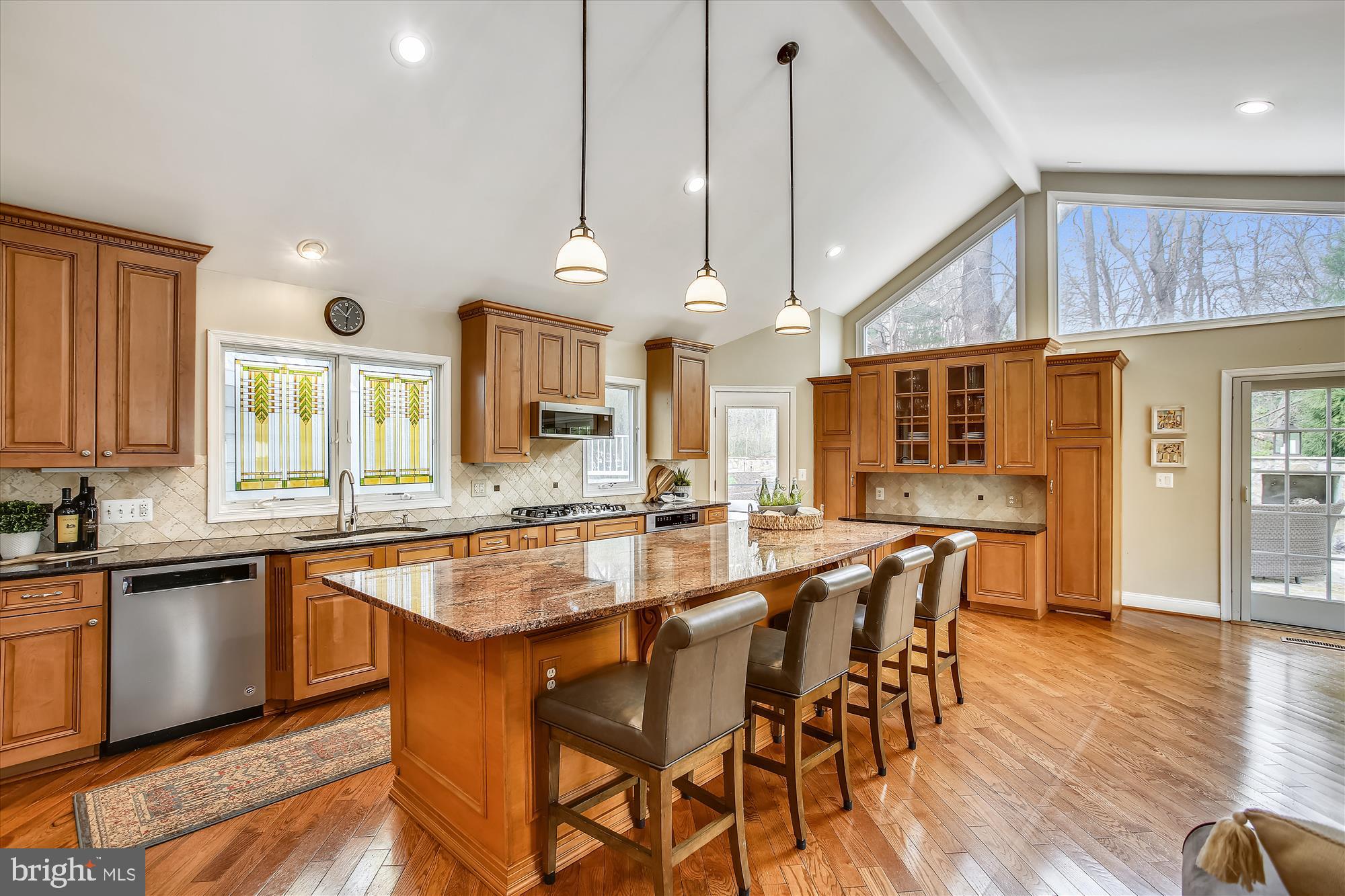 502 Walker Road Great Falls, VA 22066 - Photo 13 of 92 Gallery Image 13