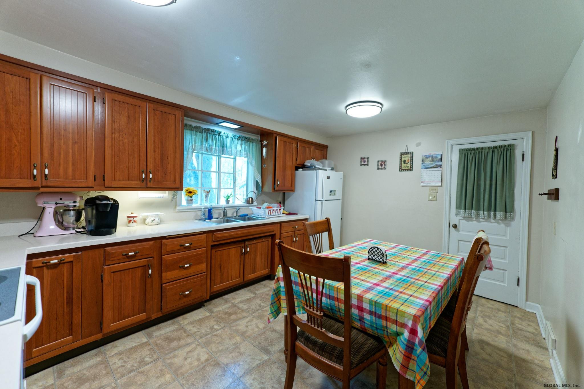 44 South Westcott Road Rotterdam, NY 12306 - Photo 10 of 32 Photo 10