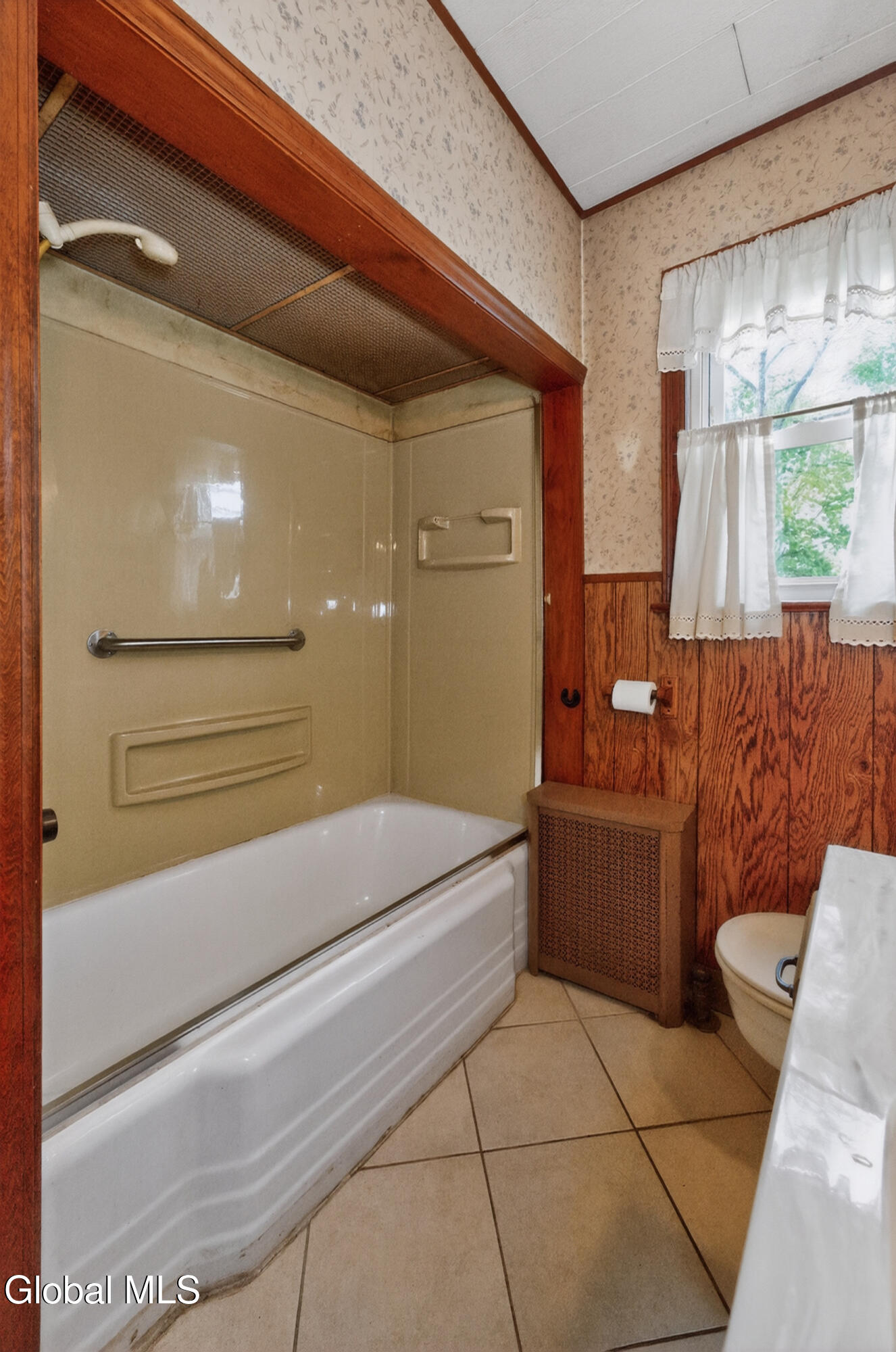 1026 Dudley Road Rotterdam, NY 12303 - Photo 26 of 38 7 Bathroom 2