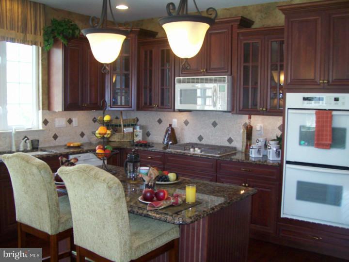 201 Hulnick Road Coatesville, PA 19320 - Photo 5 of 16 Kitchen