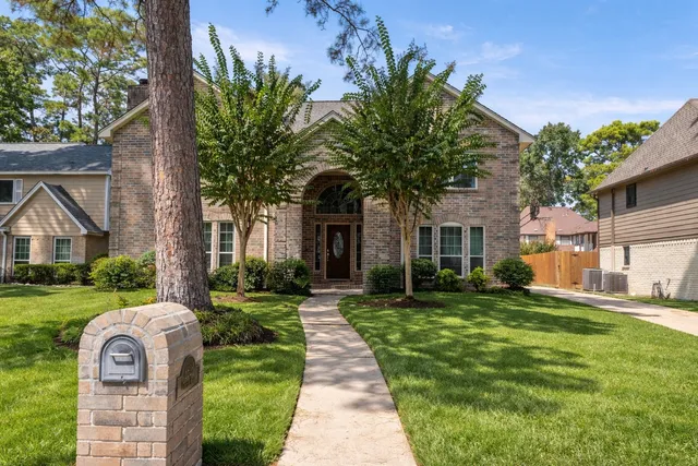 $389,900 | 6626 Gentle Bend Drive, Houston, TX 77069