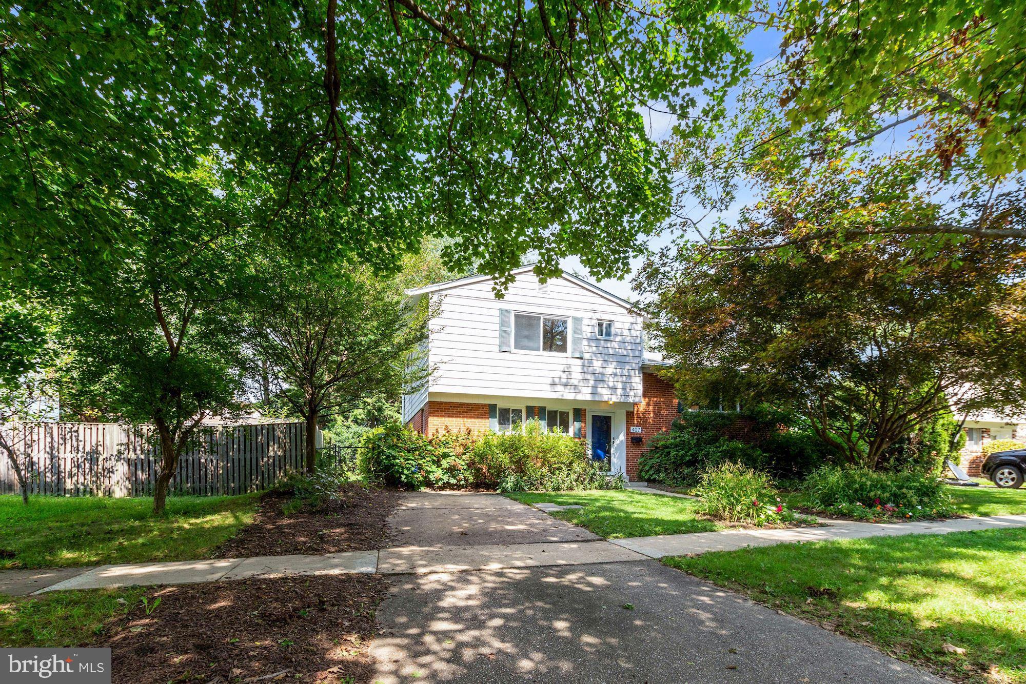 407 Hannes Street Silver Spring, MD 20901 - Photo 2 of 31 Driveway