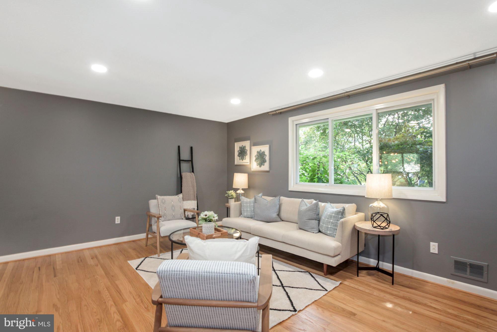 407 Hannes Street Silver Spring, MD 20901 - Photo 9 of 31 Spacious living room with picture window
