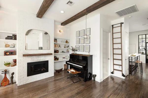 $9,250 | 61 Engert Avenue, Unit 1 | Greenpoint