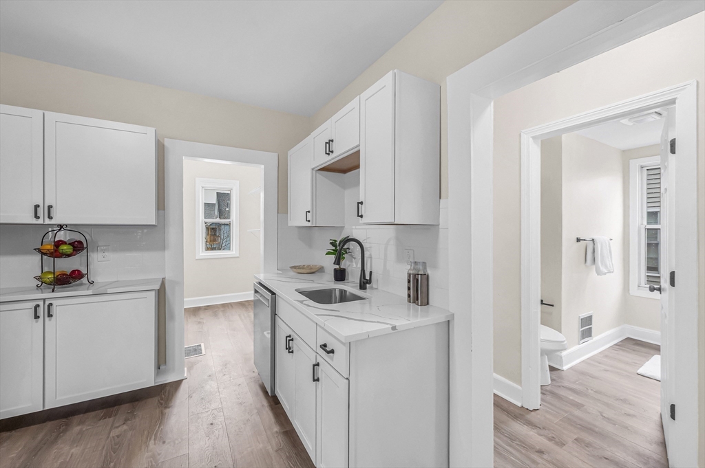 342 Wilbraham Road Springfield, MA 01109 - Photo 7 of 38 Gallery Image 7